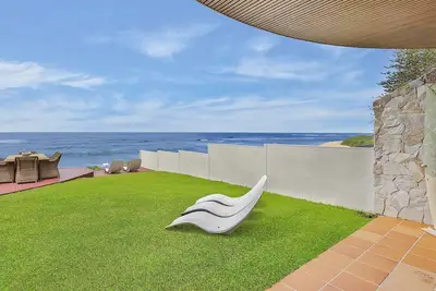 Image de Azure - Absolute Beachfront At Blue Bay
