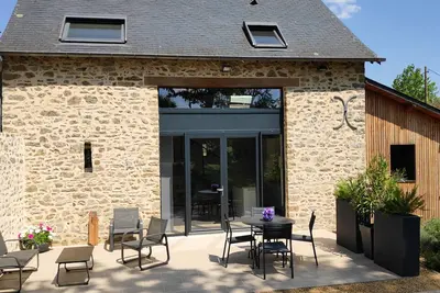 Image de Gîte de charme avec étang privé et pêche, jardin, Bbq, fibre, 2 chambres - Alexain
