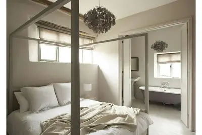 Image de Award-winning, stylish and simple, in a countryside setting near the coast