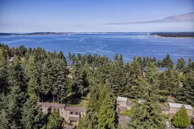 Image de Beachfront Area with Resort Pool, Sauna & Hot Tub.