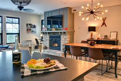 Image de Séjour Luxe à Tremblant Les Eaux – Piscines, Spa et Proximité du Village