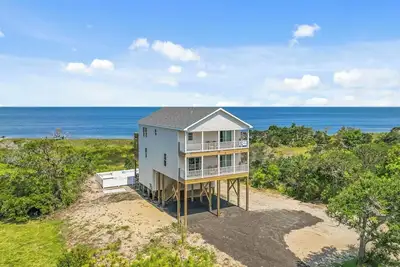 Image de Soundfront Home w/ Pool, Hot Tub, Private Windsurfing Access, Wet Bar, Smart TVs