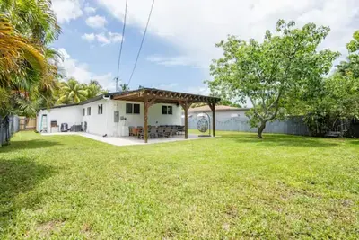Image de stylish 3br/2bt bungalow in heart of Miami