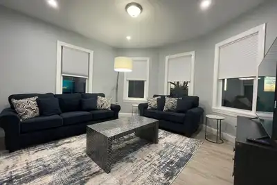 Image de Professional, Clean 2bd near Hospitals | Hbhs