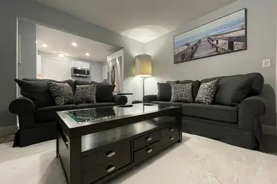 Professional 2bd Condo close to Hospitals| Hbhs
