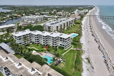 Image de Oceanfront Condo - Ground Floor! Only 59 Steps to Private Beach, 23 to the Pool.