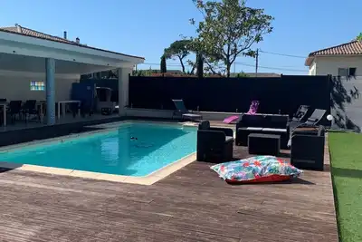 Image de Maison Récente Avec Piscine
