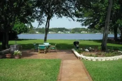 Image de Lakefront Home Near All Attractions
