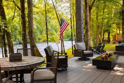 Image de Cabin on Nantahala River with Hot tub/ Bryson City, Nc 28713