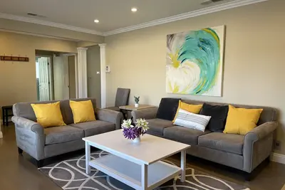 Image de Picturesque · Private Home · Weekly & Monthly Discounts!