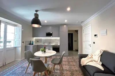 Spacious 2br 2ba Duplex Apartment