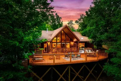 Image de Book 4 Summer! 4 Min to Dollywood! Game Room, Indoor Heated Pool, Smoky Mountain