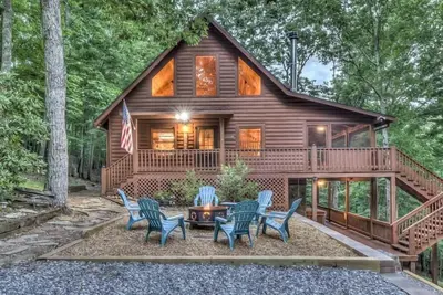 Image de Neck of the Woods - Game Room | Hot Tub | Screened In Porch