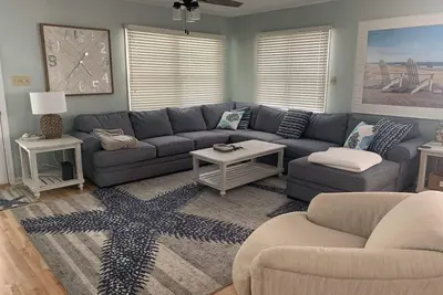 Image de New to Vrbo and 4 Houses from the Beach!