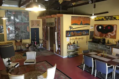 Image de Magic Mountain Warehouse: a 1920 RailroadWonderWarehouse in pristine High Desert