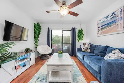 Image de Cozy Waterfront Condo near Nature Park & Beaches