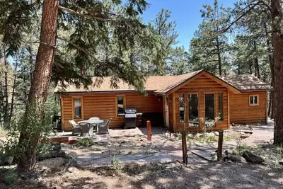 Charming Cabin on Dream Property