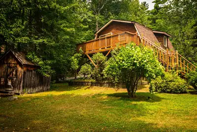 Image de Cozy Loft Cabin high above Bashakill Wildlife Refuge