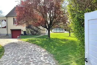Image de Villa à 1h de paris avec piscine chauffée et jacuzzi intérieur