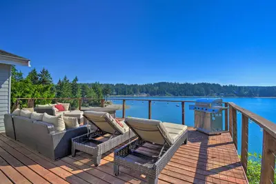 Image de Waterfront Gig Harbor Home w/ Furnished Deck
