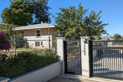 Image de Elegant private retreat w/ stunning views in-n-out
