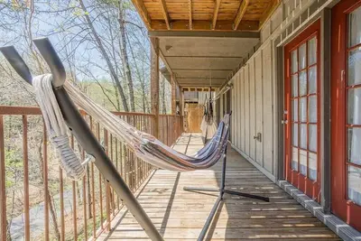 Image de Sasquatch Lodge H  (Sleeps 12)