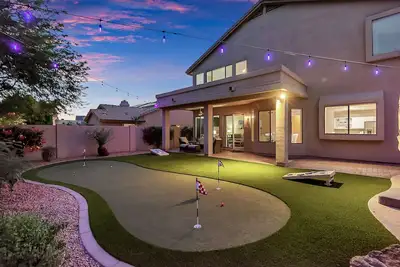 Image de Desert Ridge Retreat with Pool, Putting Green, Corn Hole 5b/3b Home - sleeps 10