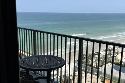 Image de Fun 'N Sun Cozy 1br Beach Condo New pool Sunglow 906