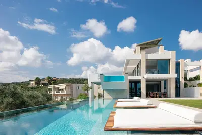 Image de 250m2 pool, Daily Housekeeping, Spa, 300m to beach and Shops: by etouri