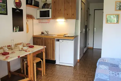 Image de Charmant T2 à Vars Sainte Marie, balcon sud, à 300m des pistes, navettes gratuites, animaux acceptés