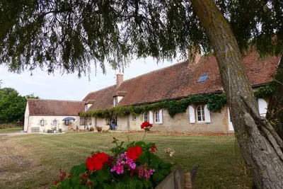 Image de Ferme restaurée 19ème siècle, gîte indépendant avec étang, proche du circuit de Lurcy-Lévis