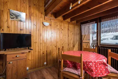 Image de Studio lumineux avec mezzanine, balcon, proche pistes et commerces