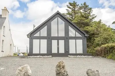 Image de Shore Lodge, romantic, luxury holiday cottage in Stornoway