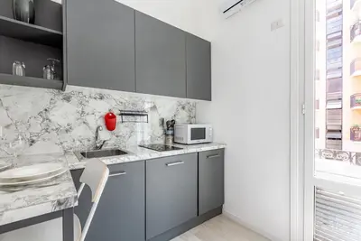 Image de Bright Apt only 600mt from Zara Avenue! x2