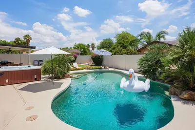 Image de Players Paradise- Pool-Golf-Games & more!