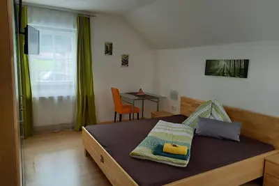 Image de Dreibettzimmer, Dusche, Wc, Bergseite - Gasthof zum Postwirt