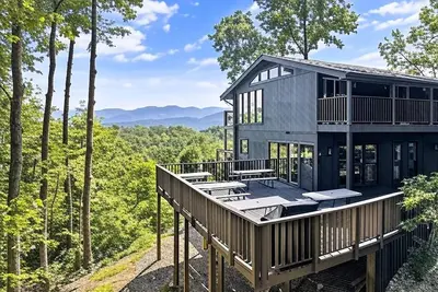 Image de Smoky Vista Lodge, Amazing  Views, Hot Tub, Wifi, $1089 tickets each paid day,