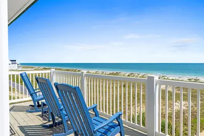 Image de New Listing! Pool club- direct beach access- 4br 4ba Villa With  Ocean Views- Top Floor Unit.