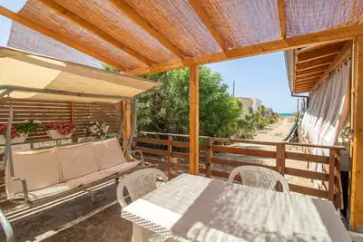 Image de Appartement en bord de mer avec piscine et Wi-Fi, adapté aux animaux domestiques