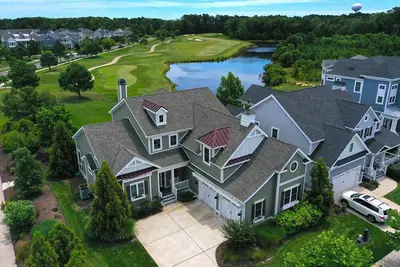 Image de Beautiful Luxurious 4bd, 3. 5 Ba Home that sleeps 13 in the Bayside Golf & Resort Community! Amazing Pools, Fitness Centers, Tennis Courts, Walking trails, Freeman Stage with Music Performances!