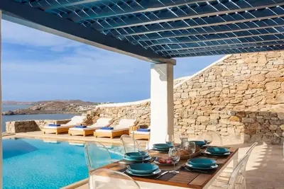 Image de Elegant Villa with Spacious Pool Area