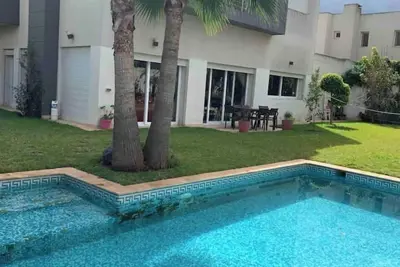 Image de Villa de 3 chambres avec piscine dans le parc Lilas