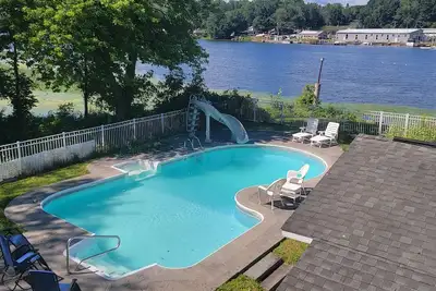 Image de Seneca Riverfront Spa! Hot tub, Pool + Sauna. Deep Water Docks and boat launch!