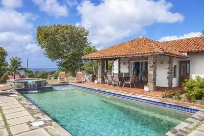 Image de Spanish-style Ocean view Villa set in garden - Calypso Court