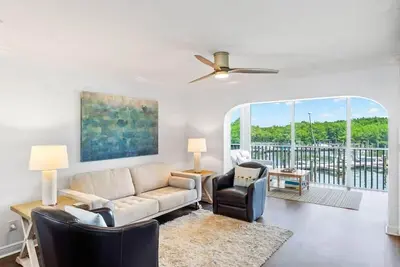 Image de Stunning Bayside Villa w/ Enclosed Lanai, Sleeps 6