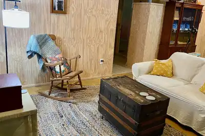 Image de Hip Quiet Mountain Apartment, 15 minutes from Asheville