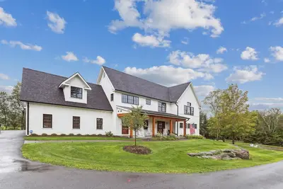 Image de Alces Lodge: 5 br luxury new build, pond, firepit, a/c, 2 fireplaces, close to town