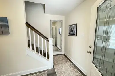 Image de Beautiful New Construction Townhouse 1 Bock from the beach!