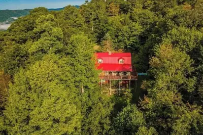 Image de SkyBarn on Rocky Knob - Views, Relaxation, Adventure, Game Room & Hot Tub