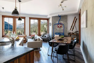Image de The Village at Palisades Tahoe, Bldg 4 - Mountain Modern
